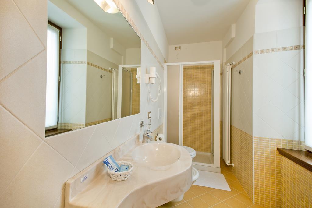 Hotel Ferrari Castione della Presolana Chambre photo