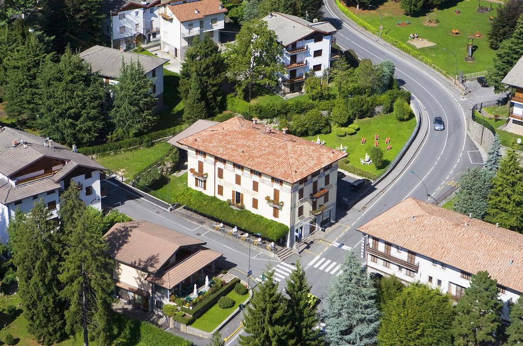 Hotel Ferrari Castione della Presolana Extérieur photo